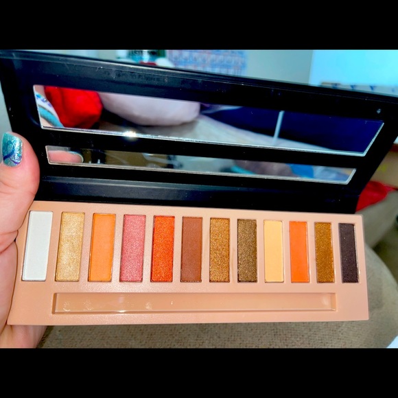 Nakeds multiplayer eyeshadow palette 12 colors - Picture 2 of 3